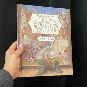 FIRST EDITION 2004 Yakov and the Seven Thieves Hardcover Book by Madonna EUC